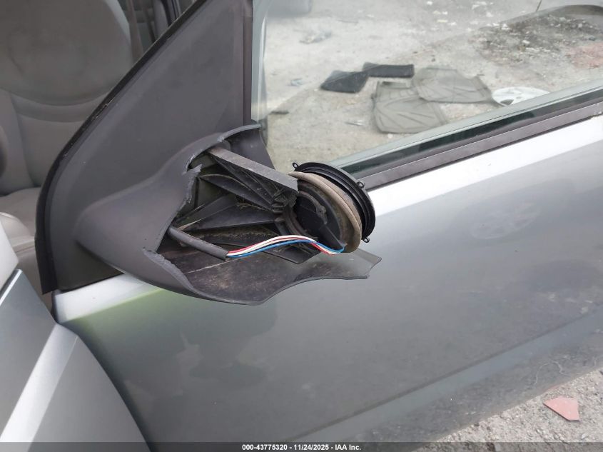 2003 Saturn Ion 2 VIN: 1G8AJ52F83Z105332 Lot: 43775320