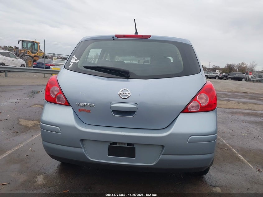 2009 Nissan Versa 1.8S VIN: 3N1BC13E29L413828 Lot: 43775369