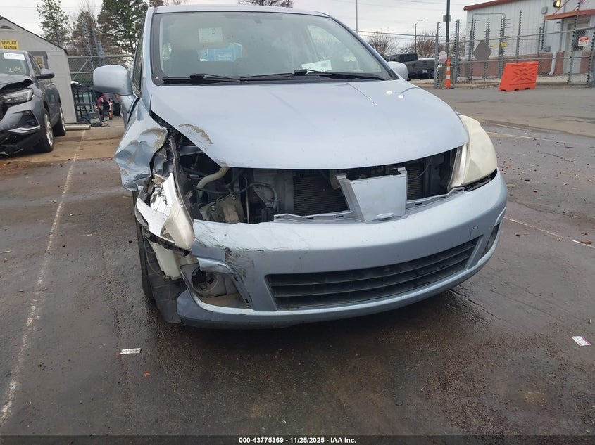 2009 Nissan Versa 1.8S VIN: 3N1BC13E29L413828 Lot: 43775369