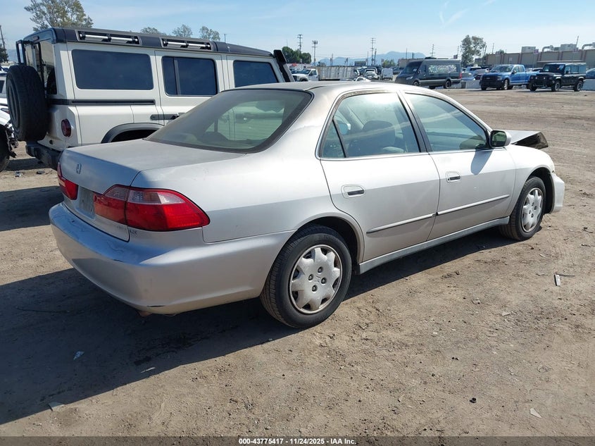 1HGCG5549WA004408 1998 HONDA ACCORD photo no. 4
