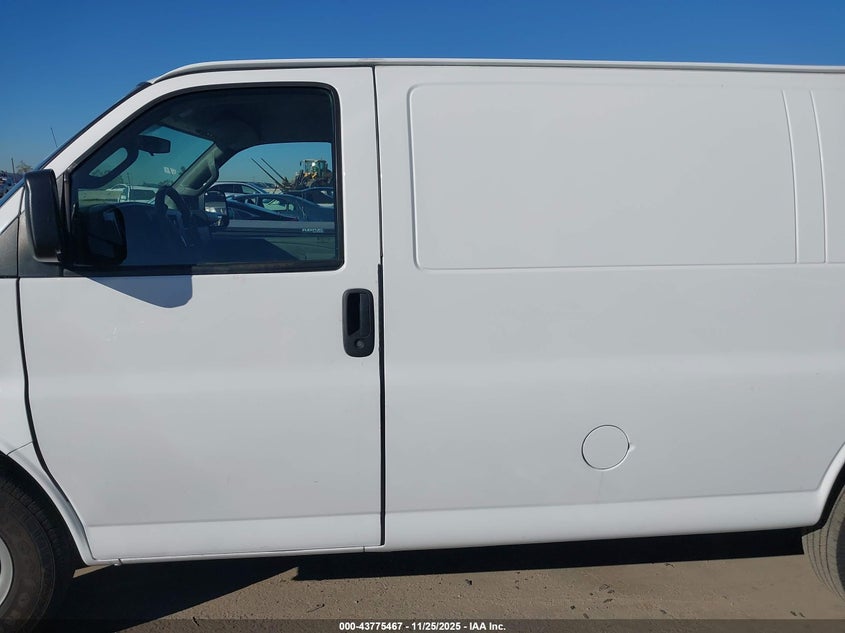 2017 Chevrolet Express 2500 Work Van VIN: 1GCWGAFG8H1350580 Lot: 43775467