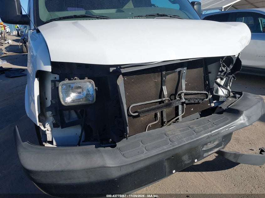 2017 Chevrolet Express 2500 Work Van VIN: 1GCWGAFG8H1350580 Lot: 43775467