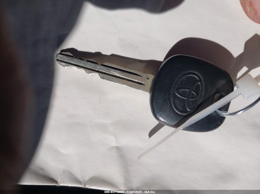 2008 Toyota Corolla Le VIN: 1NXBR32E28Z951681 Lot: 43775480