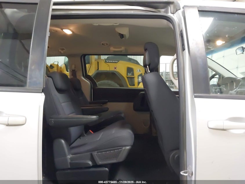 2010 Dodge Grand Caravan Se VIN: 2D4RN4DE9AR377510 Lot: 43775485