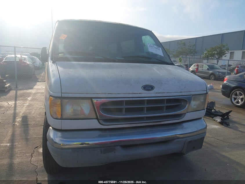 1999 Ford E-350 Super Duty Xl/Xlt VIN: 1FBSS31L2XHC09933 Lot: 43775591