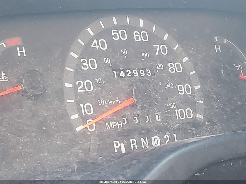 1999 Ford E-350 Super Duty Xl/Xlt VIN: 1FBSS31L2XHC09933 Lot: 43775591