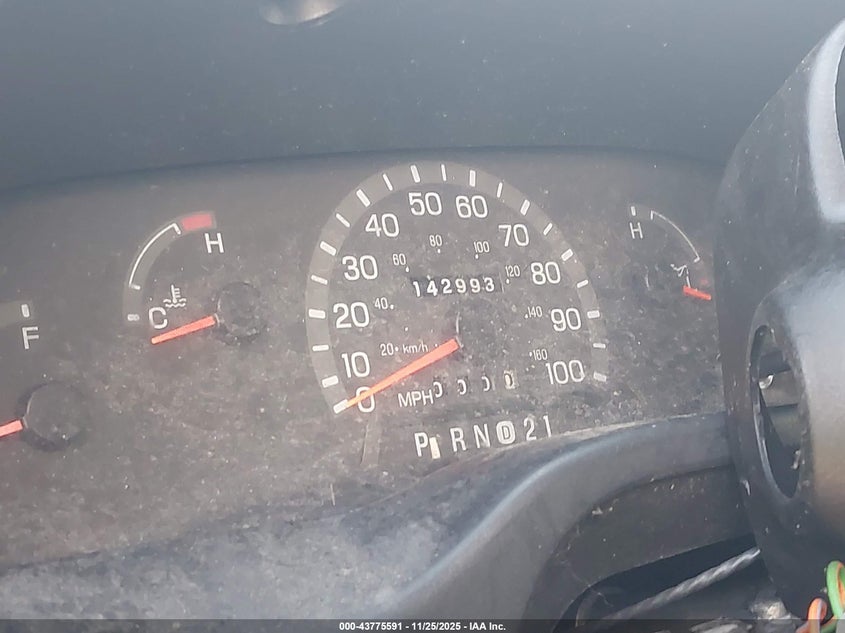 1999 Ford E-350 Super Duty Xl/Xlt VIN: 1FBSS31L2XHC09933 Lot: 43775591