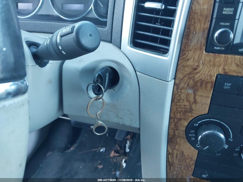 2008 Jeep Grand Cherokee Limited VIN: 1J8HS58288C207190 Lot: 43775659