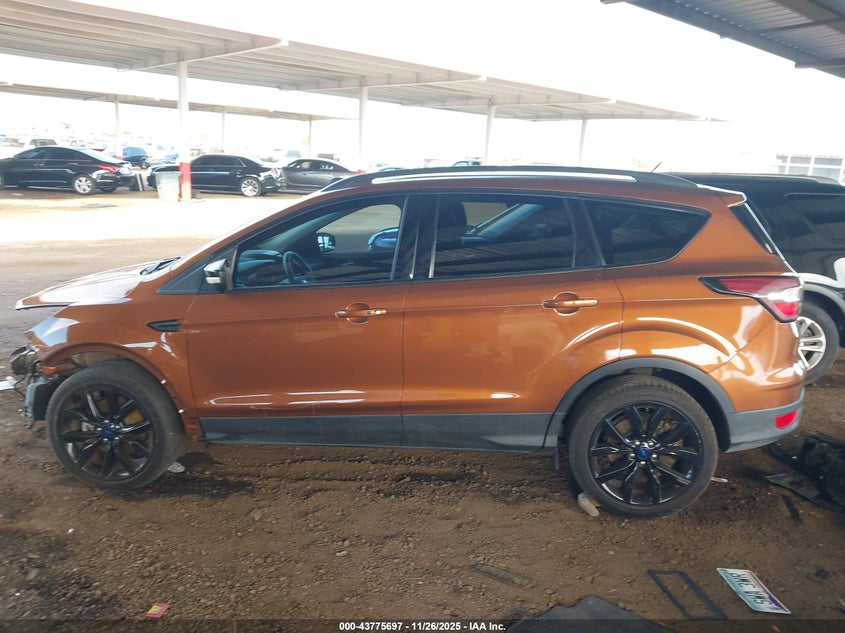 2017 Ford Escape VIN: RFWALLOUTLOOKC Lot: 43775697