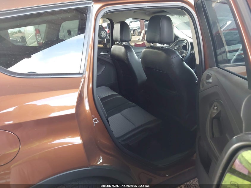 2017 Ford Escape VIN: RFWALLOUTLOOKC Lot: 43775697