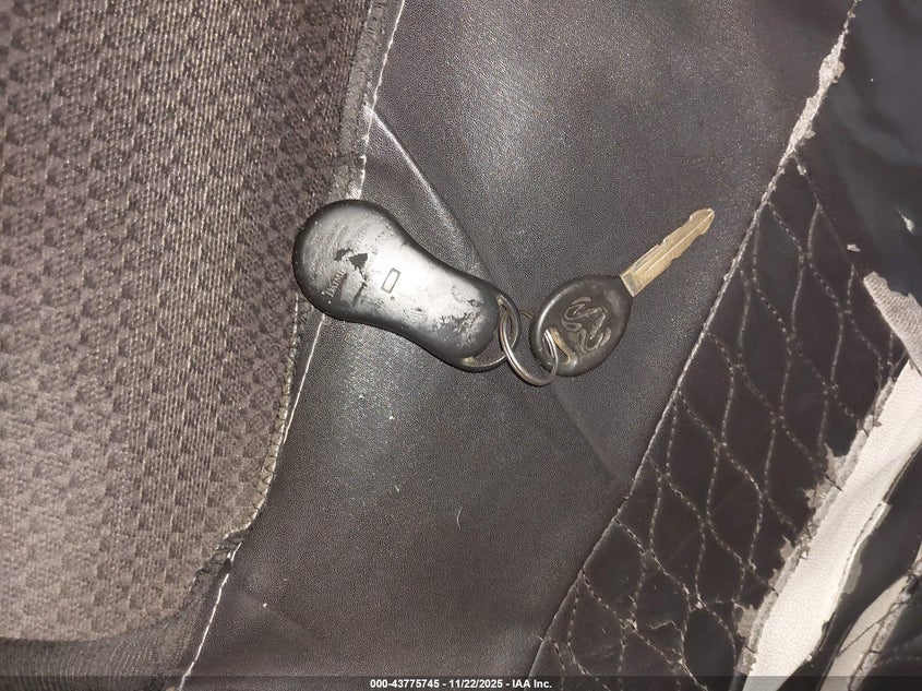 2005 Dodge Ram 1500 Slt/Laramie VIN: 1D7HU18NX5J571824 Lot: 43775745