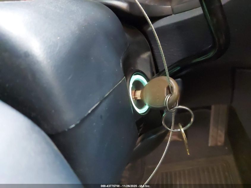 2001 Chrysler Town & Country Limited VIN: 2C8GP64L41R197343 Lot: 43775758