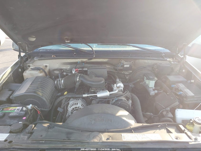 1999 Chevrolet Suburban 1500 Lt VIN: 3GNEC16R0XG251560 Lot: 43775859