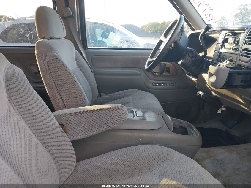 3GNEC16R0XG251560 1999 CHEVROLET EXPRESS photo no. 5
