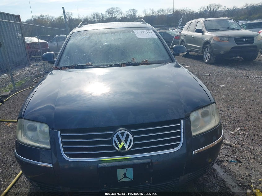 2005 Volkswagen Passat Glx VIN: WVWYU63B75E040674 Lot: 43775934