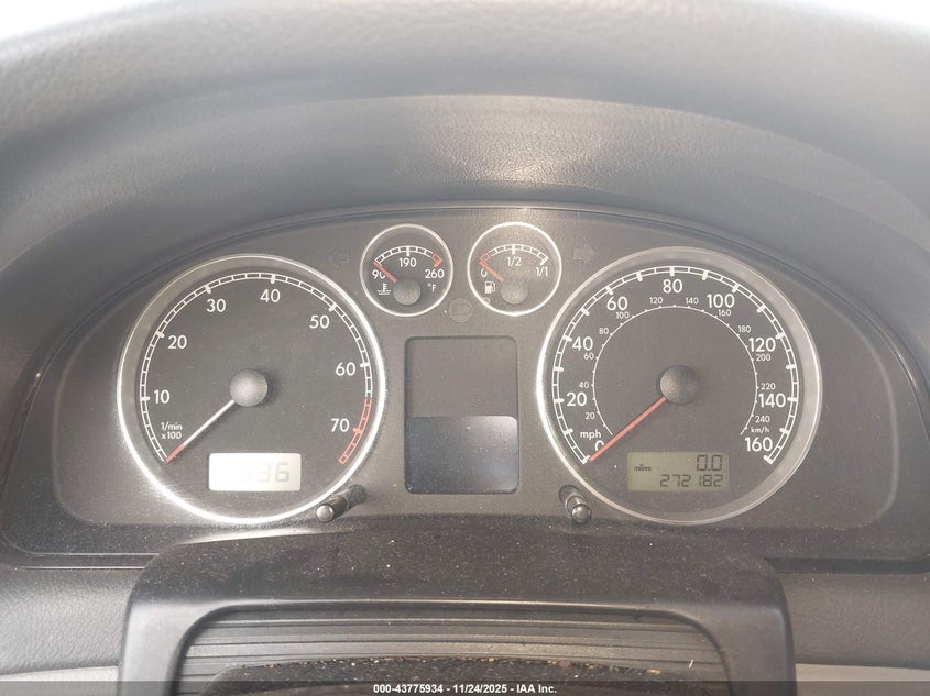 2005 Volkswagen Passat Glx VIN: WVWYU63B75E040674 Lot: 43775934