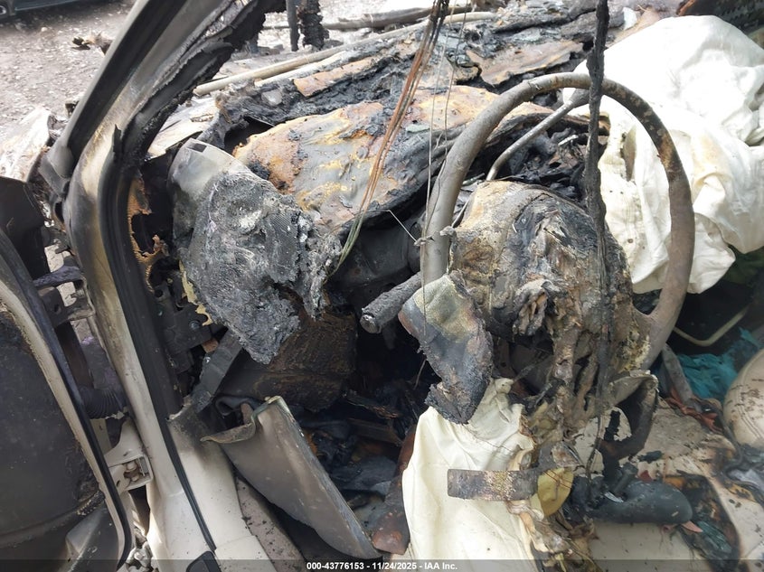 2001 Lincoln Continental VIN: 1LNHM97V81Y617612 Lot: 43776153