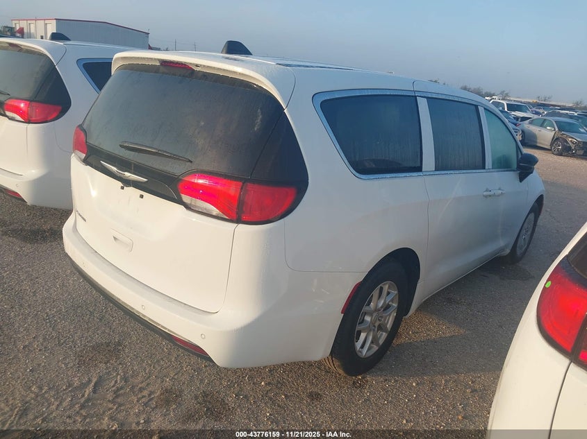 2C4RC1CGXTR192566 2026 CHRYSLER VOYAGER photo no. 4