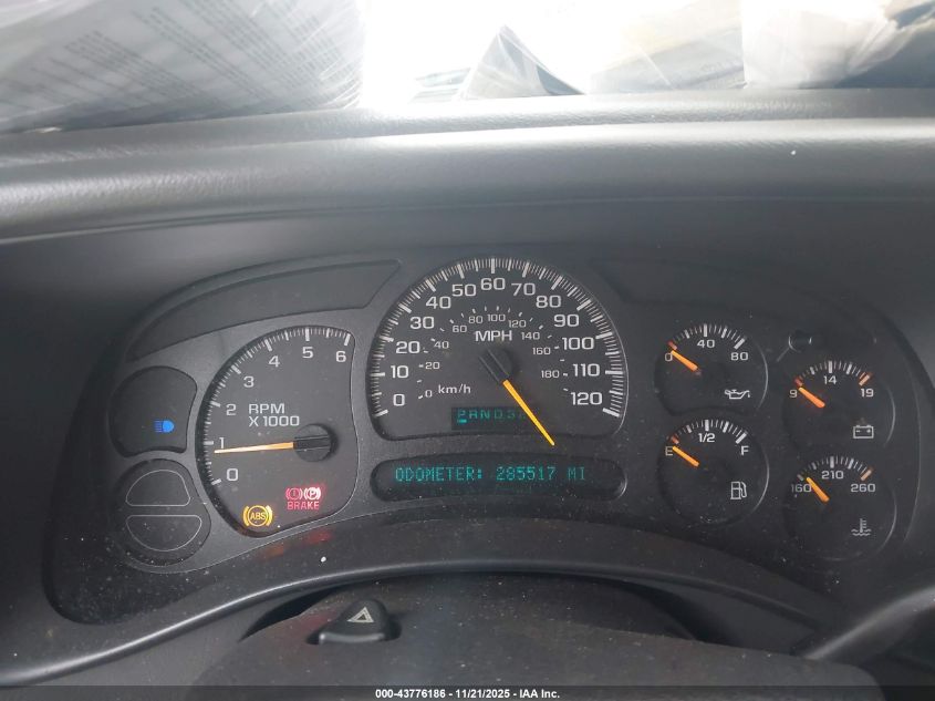 2005 GMC Yukon Slt VIN: 1GKEC13T15R117022 Lot: 43776186