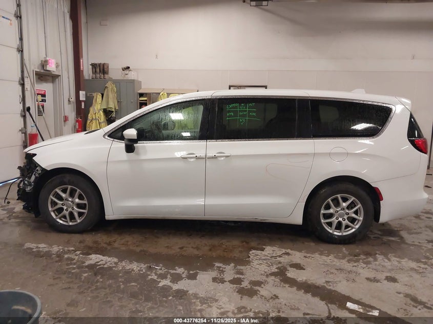 2017 Chrysler Pacifica Touring VIN: 2C4RC1DG8HR720370 Lot: 43776254