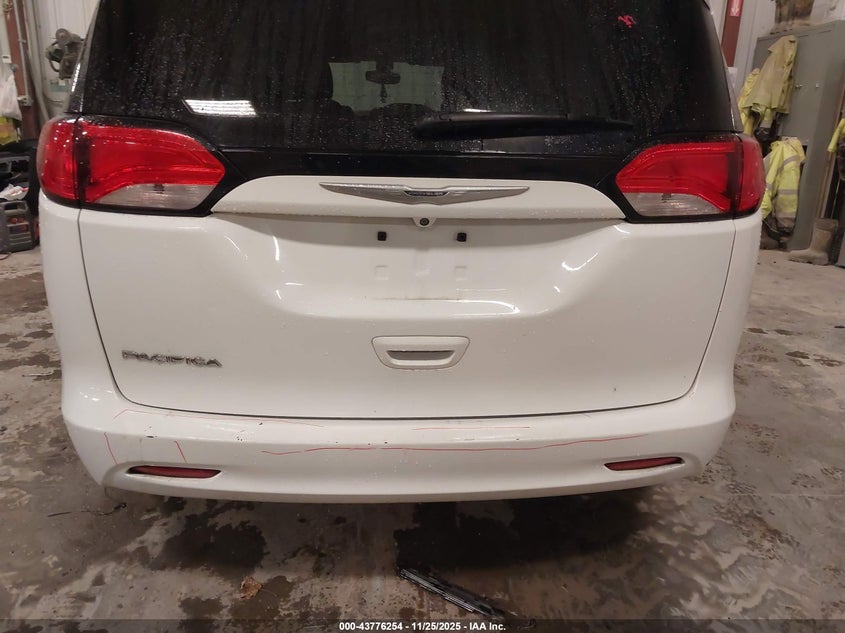 2017 Chrysler Pacifica Touring VIN: 2C4RC1DG8HR720370 Lot: 43776254