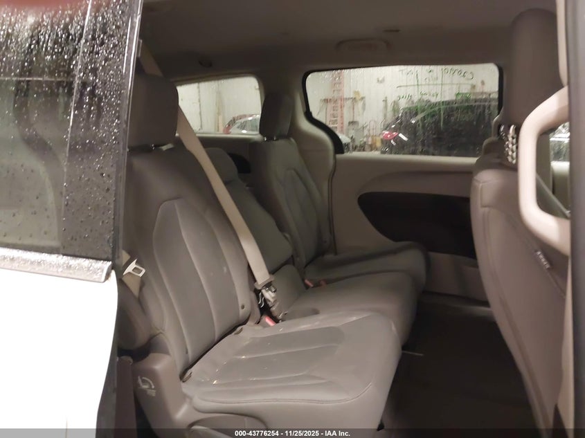 2017 Chrysler Pacifica Touring VIN: 2C4RC1DG8HR720370 Lot: 43776254