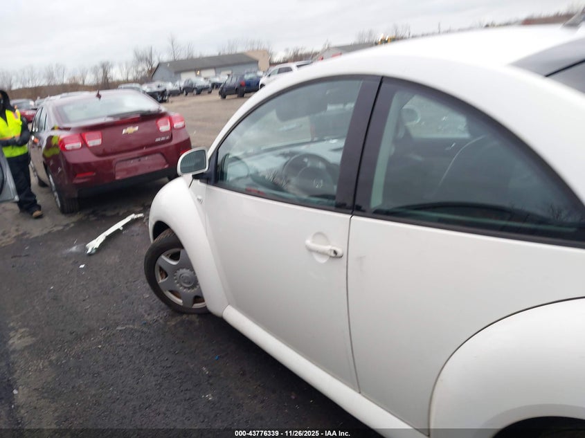 2000 Volkswagen New Beetle Glx VIN: 3VWDD21C5YM416108 Lot: 43776339