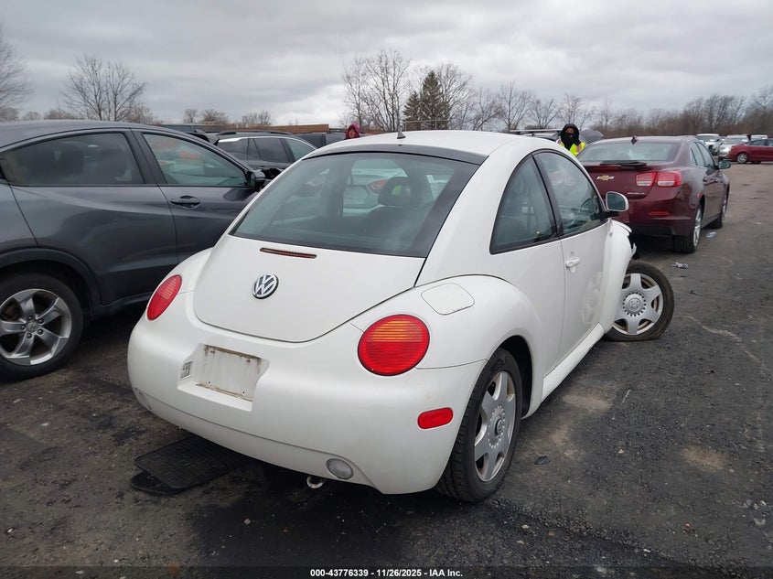 3VWDD21C5YM416108 2000 VOLKSWAGEN BEETLE photo no. 4