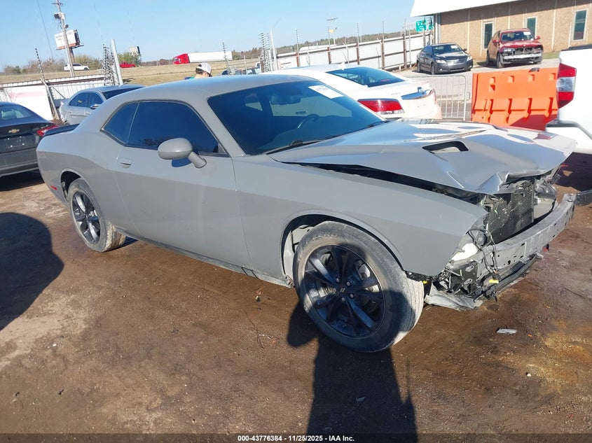 DODGE CHALLENGER SXT AWD