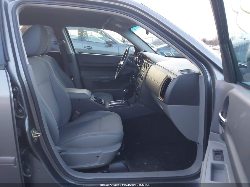 2D4FV48T35H513511 2005 DODGE MAGNUM photo no. 5