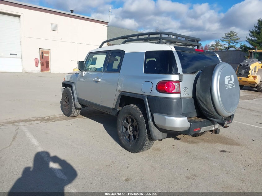 JTEBU11F070100837 2007 TOYOTA FJ CRUISER photo no. 3