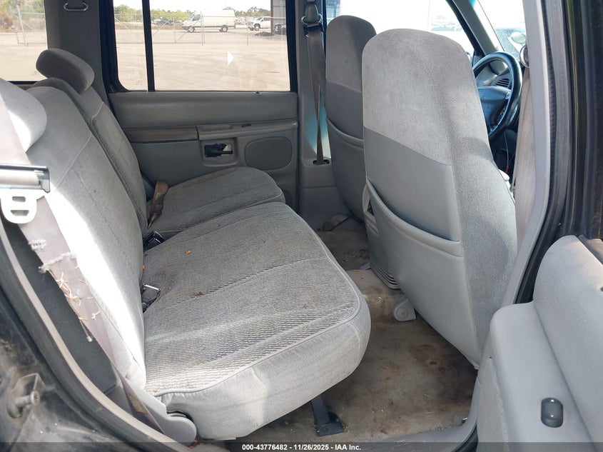 1997 Ford Explorer Eddie Bauer/Limited/Xlt VIN: 1FMDU32P2VUA24507 Lot: 43776482