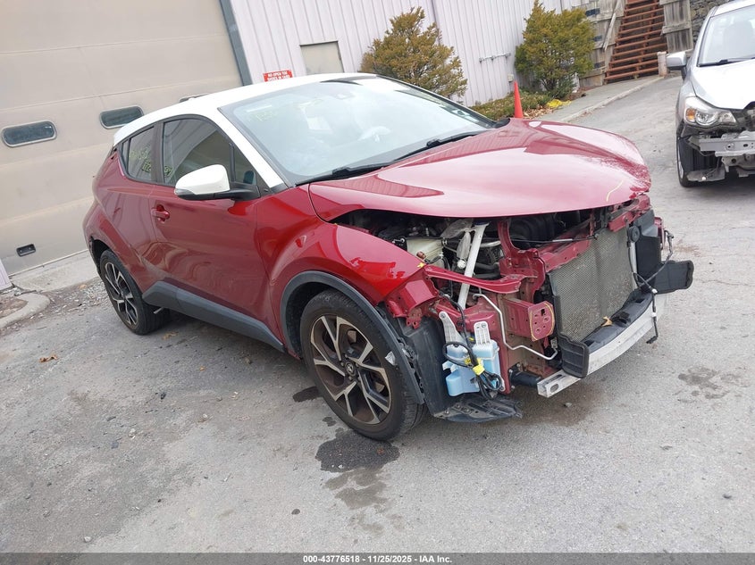 TOYOTA C-HR XLE PREMIUM