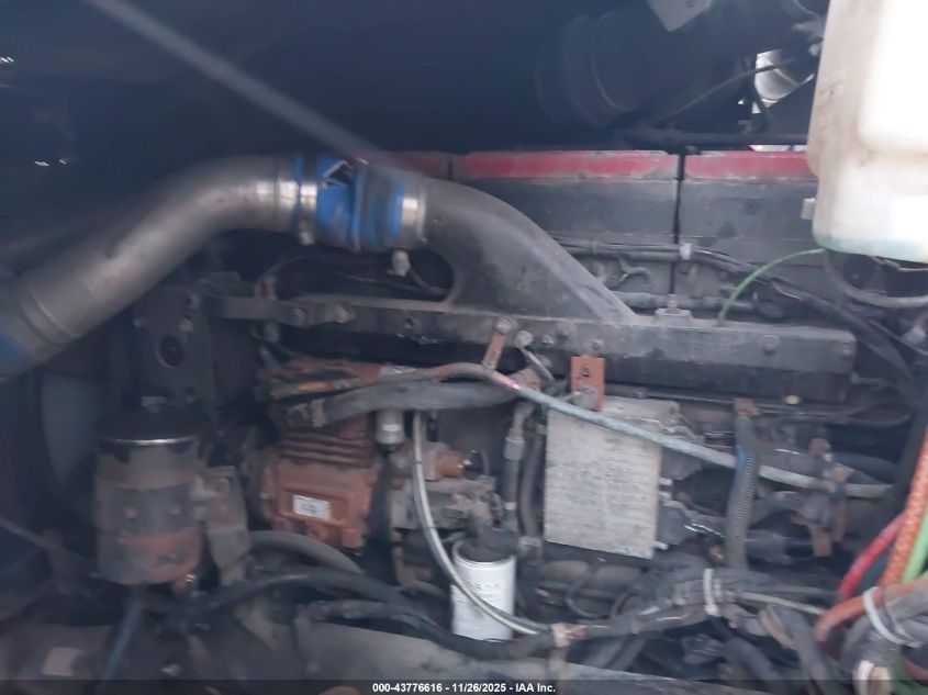 1999 International 9900 VIN: 2HSFTAPR7XC093394 Lot: 43776616