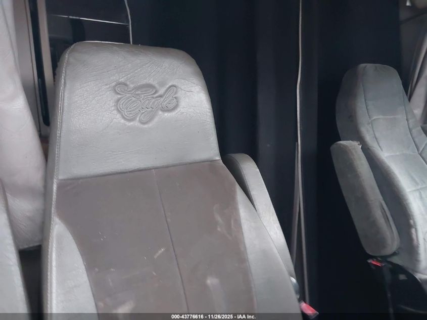 1999 International 9900 VIN: 2HSFTAPR7XC093394 Lot: 43776616