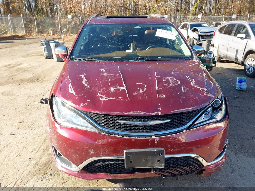 2017 Chrysler Pacifica Limited VIN: 2C4RC1GG9HR528872 Lot: 43776670