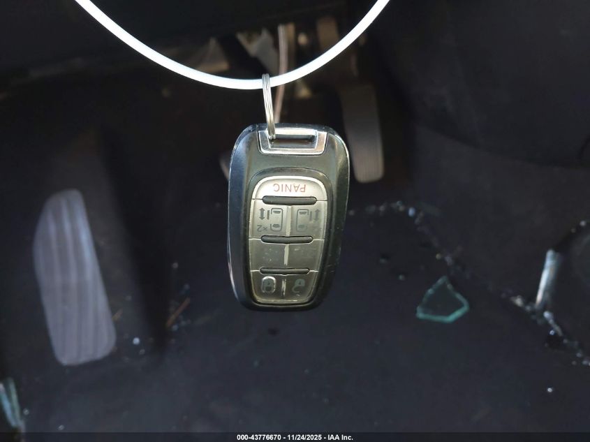 2017 Chrysler Pacifica Limited VIN: 2C4RC1GG9HR528872 Lot: 43776670