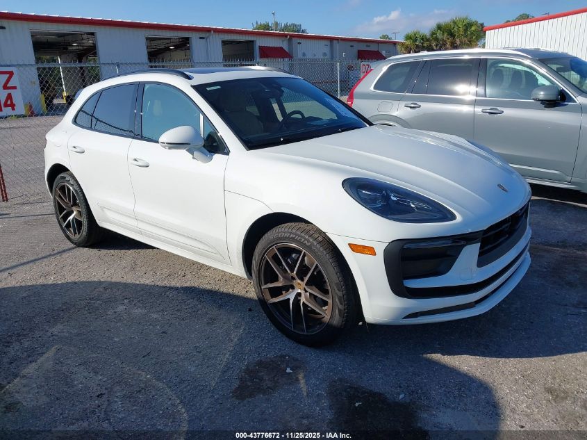 PORSCHE MACAN T