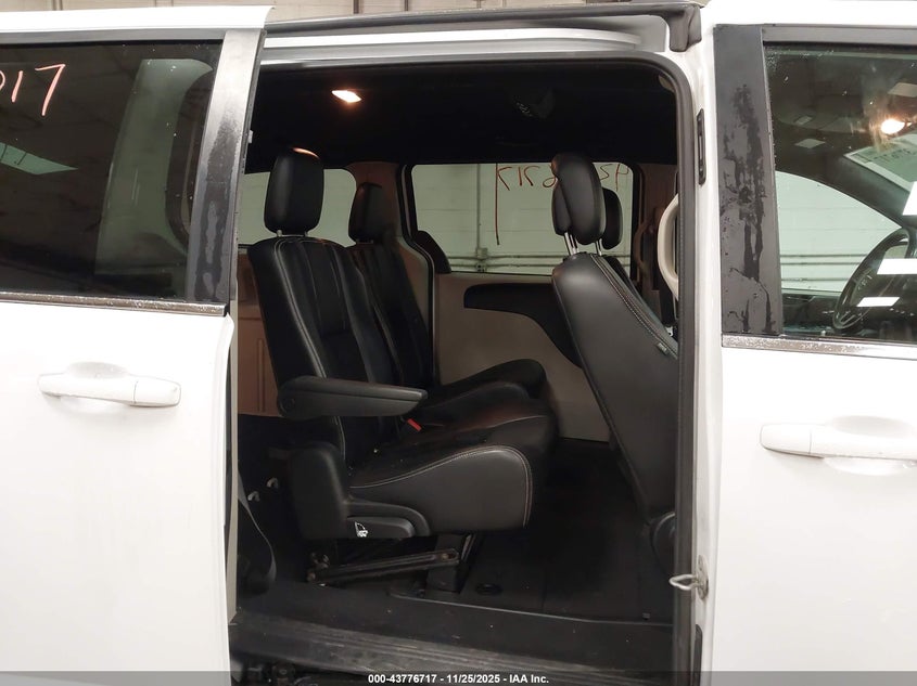 2018 Dodge Grand Caravan Sxt VIN: 2C4RDGCGXJR249734 Lot: 43776717