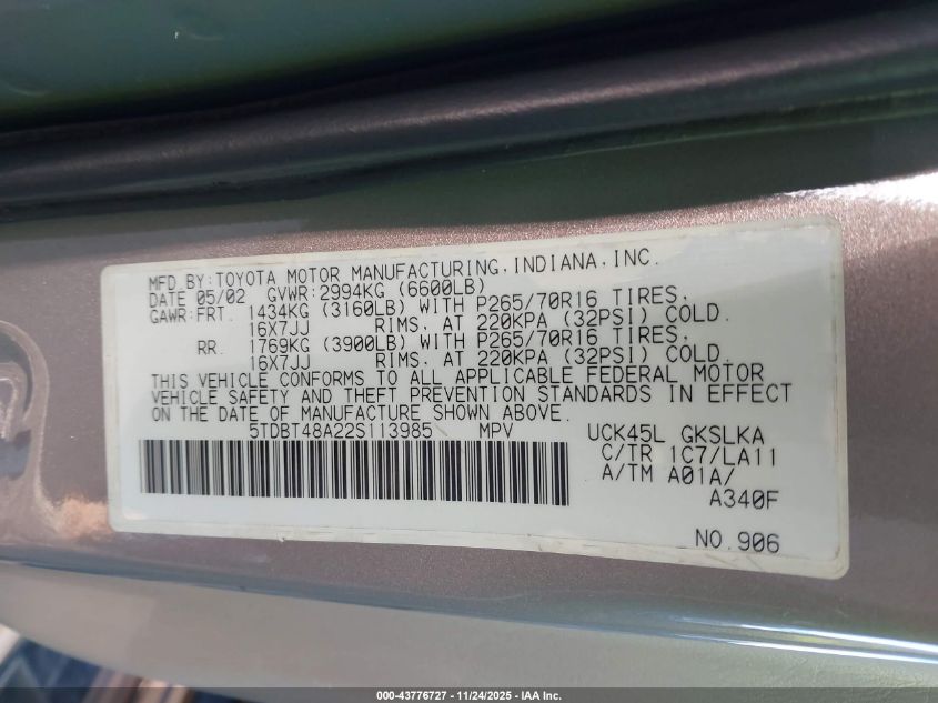 2002 Toyota Sequoia Limited V8 VIN: 5TDBT48A22S113985 Lot: 43776727