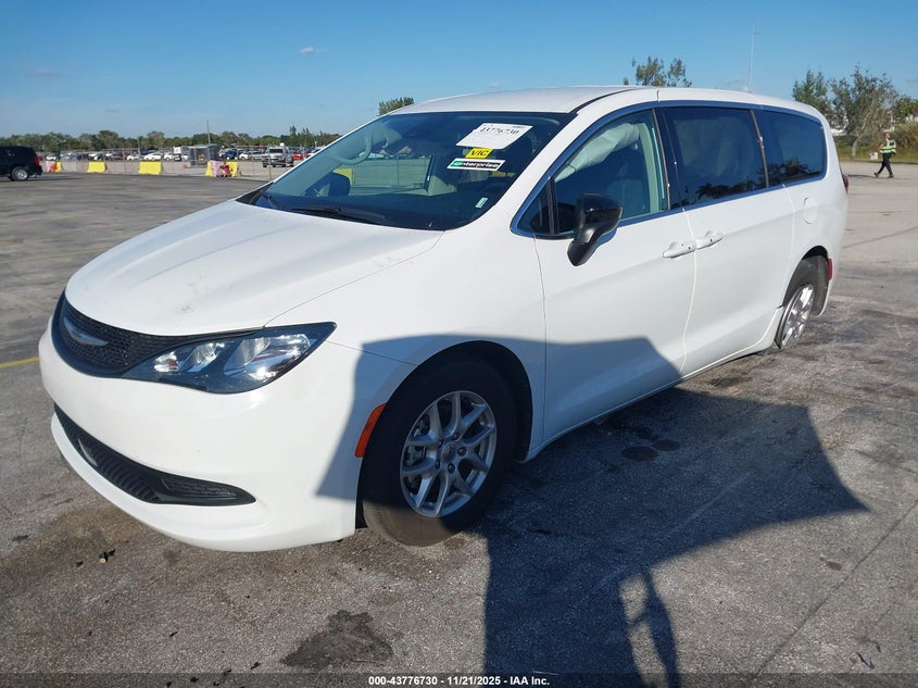 2C4RC1CG5RR130016 2024 CHRYSLER VOYAGER photo no. 2