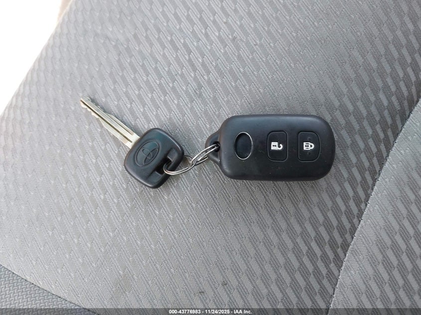 2006 Toyota Highlander V6 VIN: JTEDP21A160105442 Lot: 43776983