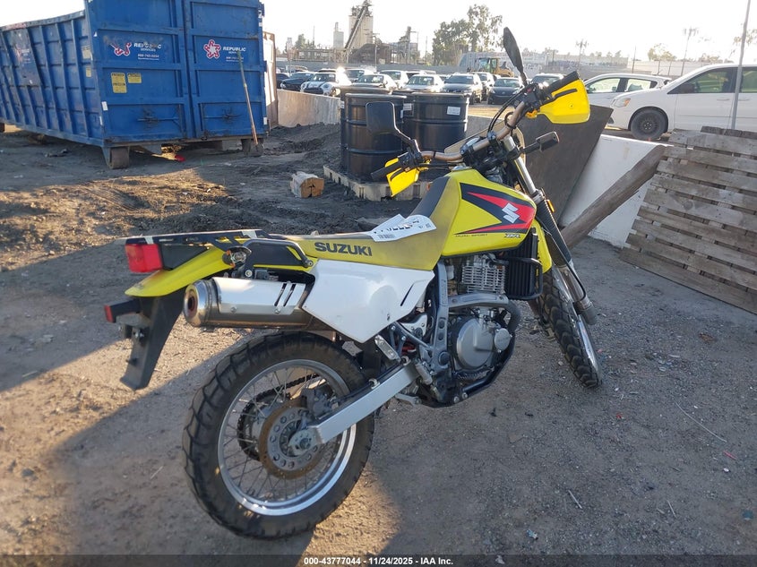 JS1SP46A752101814 2005 SUZUKI DR photo no. 4