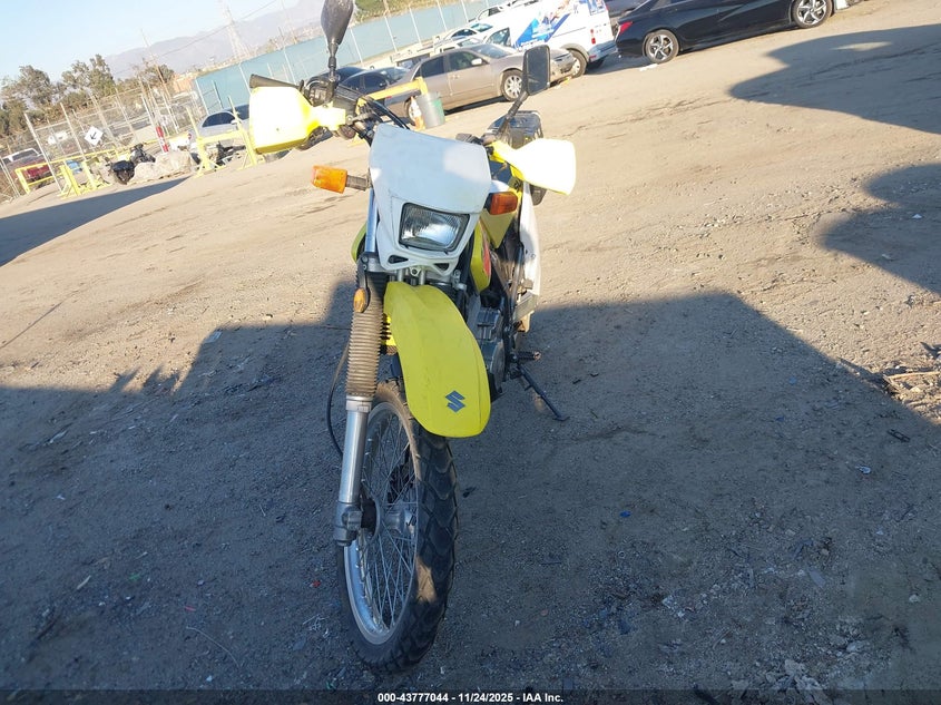 JS1SP46A752101814 2005 SUZUKI DR photo no. 5