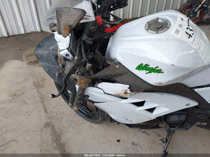 2015 Kawasaki Ex300 B VIN: JKAEX8B14FDA21535 Lot: 43777075