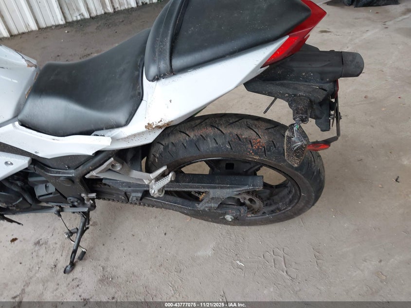 2015 Kawasaki Ex300 B VIN: JKAEX8B14FDA21535 Lot: 43777075