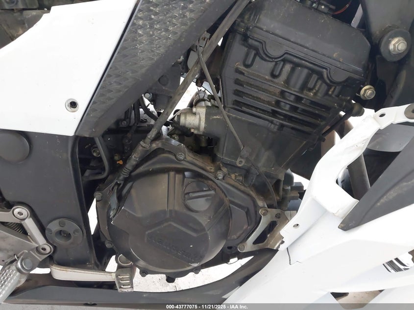 2015 Kawasaki Ex300 B VIN: JKAEX8B14FDA21535 Lot: 43777075