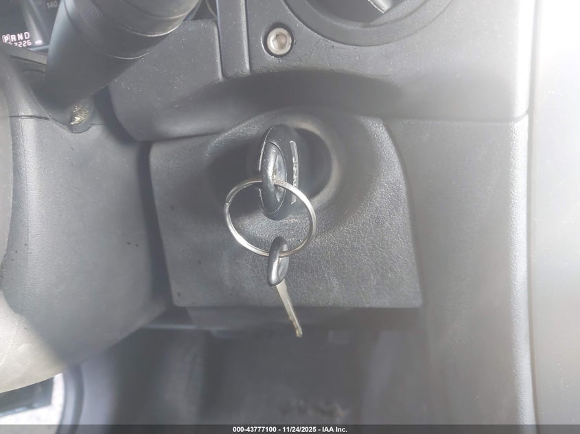 2008 Jeep Commander Sport VIN: 1J8HH48K18C195554 Lot: 43777100