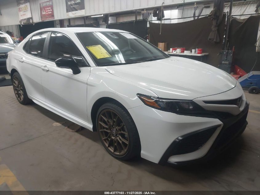 TOYOTA CAMRY SE NIGHTSHADE EDITION