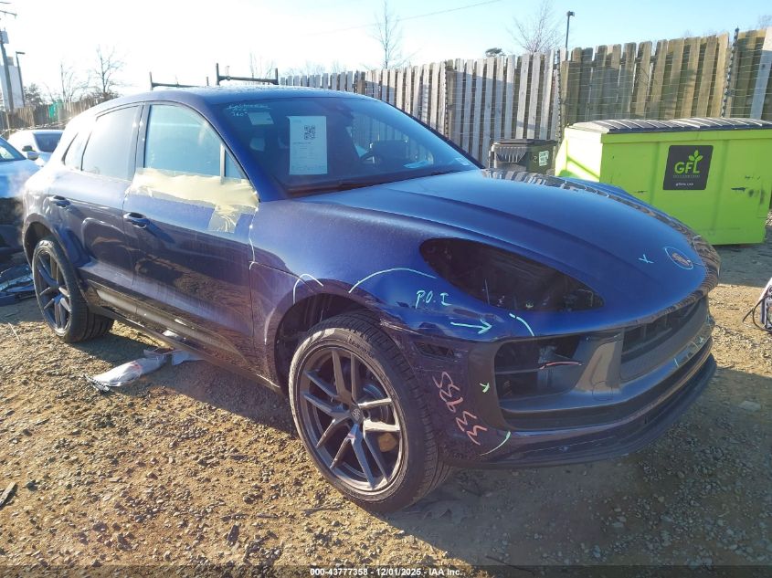 PORSCHE MACAN T